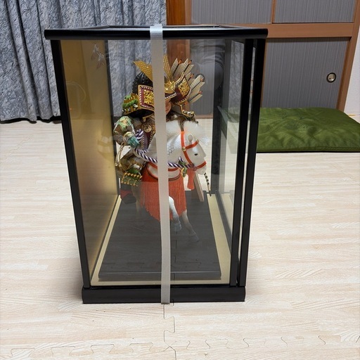 五月人形 ガラスケース付き 馬乗大将