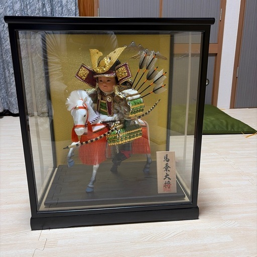 五月人形 ガラスケース付き 馬乗大将