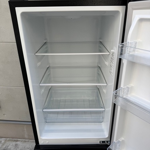 355⭐️2023年製美品★ハイセンス　冷蔵庫　大型　ブラック　黒　一人暮らし