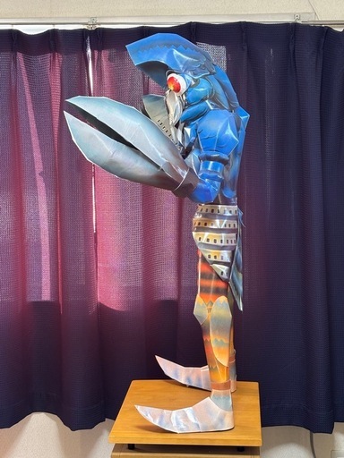 【バルタン星人 ペーパークラフト 完成品】ウルトラマン 特撮 怪獣 宇宙人 特大サイズ 約110㎝600g 分離可能 マット厚紙 ニス仕上げ