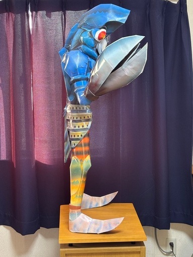 【バルタン星人 ペーパークラフト 完成品】ウルトラマン 特撮 怪獣 宇宙人 特大サイズ 約110㎝600g 分離可能 マット厚紙 ニス仕上げ