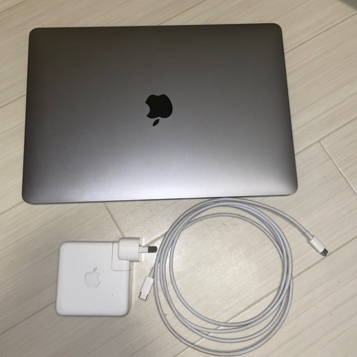 MacBook Pro M2 2022 13インチ 8GB 256GB バッテリー98% 美品