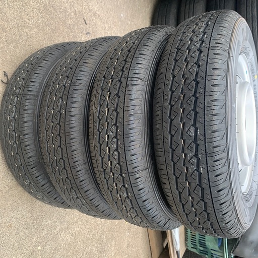 タイヤのサイズ145/80r12インチ タイヤ26年製造新品大幅値下げ