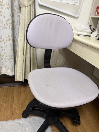 値下げしました。学習机　高さ調節可能な椅子セットで