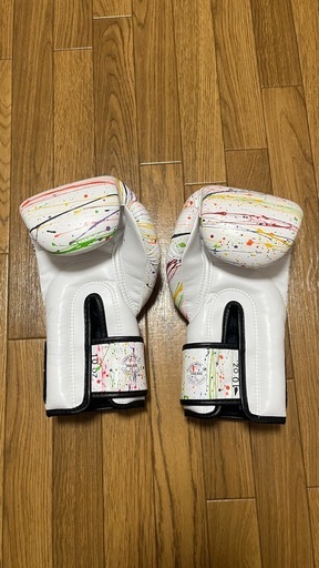 ボクシンググローブ
