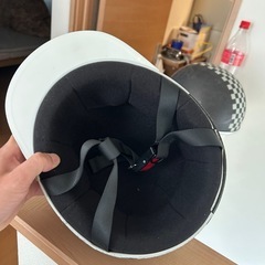 【中古】ヘルメット　二つの画像