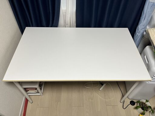 IKEA ホワイトテーブル（120×70×70cm）