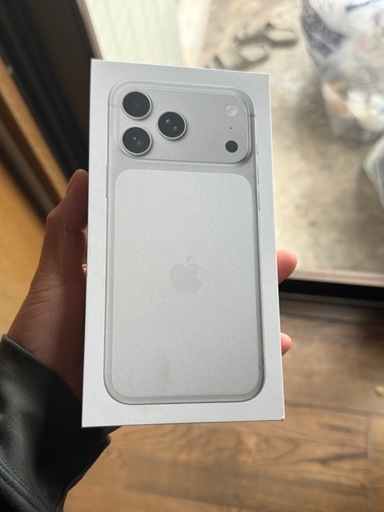 新品未開封 iphone 17 pro max 256gb SIMフリーシルバー