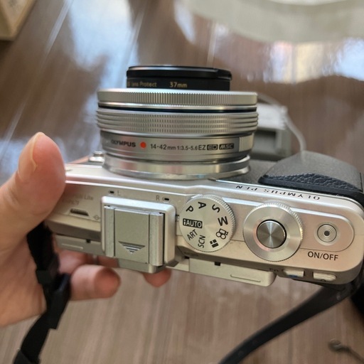 OLYMPUS PEN E-PL7 標準レンズ＋外付けフラッシュ＋付属品一式（訳あり）