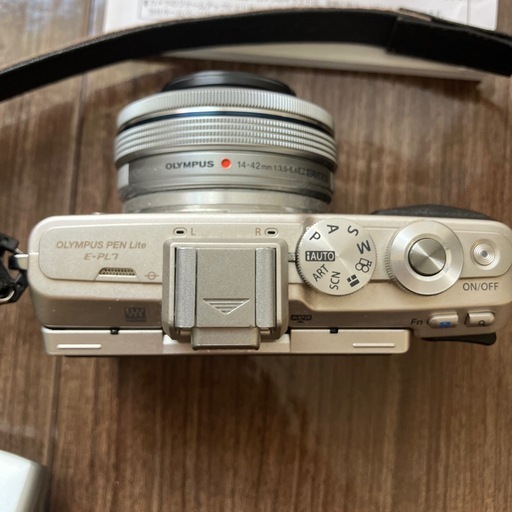 OLYMPUS PEN E-PL7 標準レンズ＋外付けフラッシュ＋付属品一式（訳あり）
