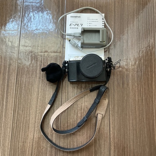 OLYMPUS PEN E-PL7 標準レンズ＋外付けフラッシュ＋付属品一式（訳あり）