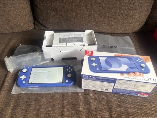 Switch lite ブルー　2025年製　付属品完備 