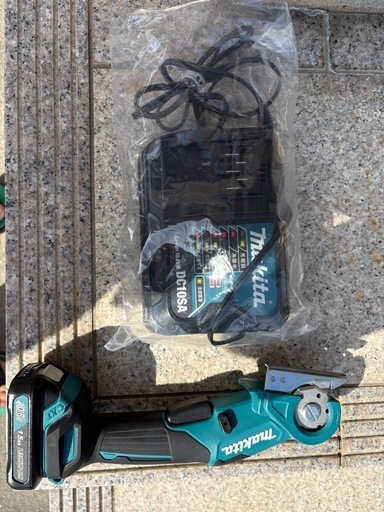 Makita 電動カッター CP100D 充電器付き