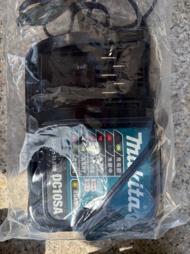 Makita 電動カッター CP100D 充電器付き