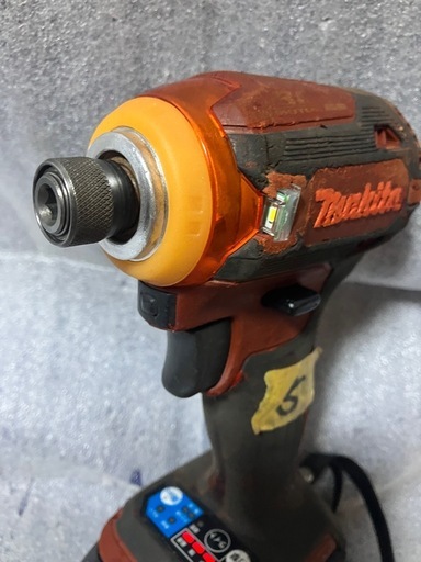 ⑦マキタ18vインパクトドライバTD171D中古美品オリジナルハウジング、本体のみ