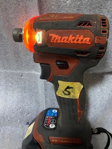 ⑦マキタ18vインパクトドライバTD171D中古美品オリジナルハウジング、本体のみ