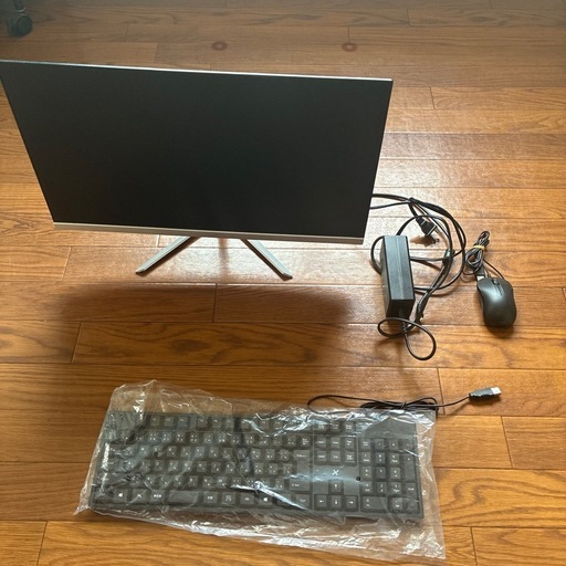 一体型PC 22インチ Core i5 / SSD256GB / メモリ8GB 