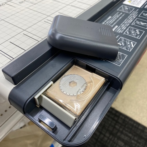 ほぼ未使用 カール事務器 ディスクカッター DC-250 A2対応 CARL 【店頭引取限定】