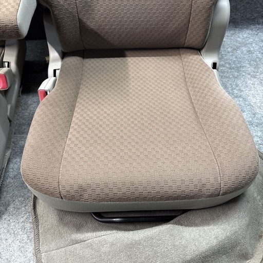 エヴリィ　純正フロントシート左右　運転席　助手席　DA64W ベージュ　リクライニング