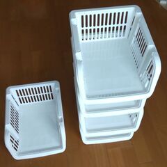 積み重ね出来るストッカー5個