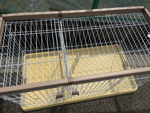 美品 2匹用 ペットゲージ 扉2つ、行き来用ロック付 約127×65×65cm 組み立て簡単  ペット用品