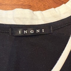 INGNI トップス Tシャツ 黒 Vネックの画像