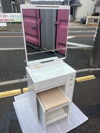 ほぼ未使用　美品 ニトリ 一面鏡ドレッサー 椅子付 LEDライト 引き出し多数　 高級家具 化粧板
