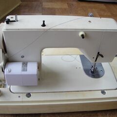 中古家庭用ミシンの画像