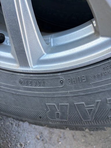 215/65R16 スタッドレスタイヤ　アルミホイール付き