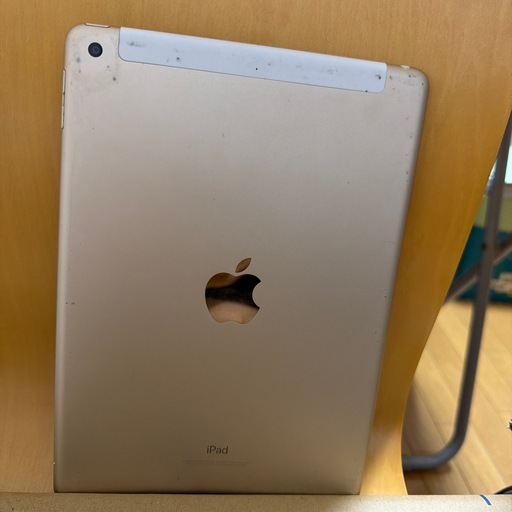 iPad 第5世代 WiFi+Cellular 32GB シルバー