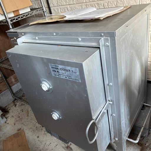 陶芸用電気炉と電動ロクロ