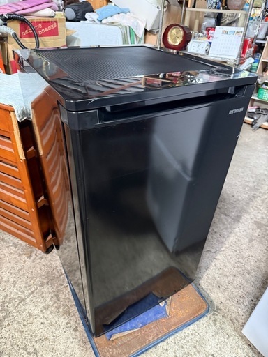 アイリスオーヤマ 冷凍庫 60L ブラック IUSD-6B-B 前開き式 直冷式 幅50cm