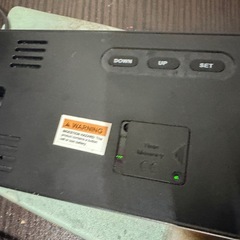 デジタル時計　温度計つきの画像