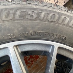 スタッドレスタイヤの画像