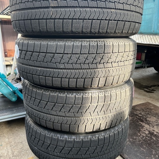 225/60R17  BRIDGESTONE スタッドレスタイヤホイール4本セット