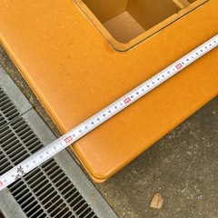 古いキャスター付きテーブルの画像