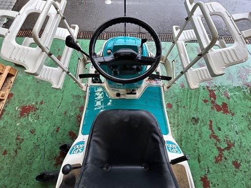 クボタ 田植機 4条植え  セル付き　6馬力 4WD あぜぎわクラッチ　乗用型 田んぼ 水田 SPJ400 ガソリン 農機具 田植え機