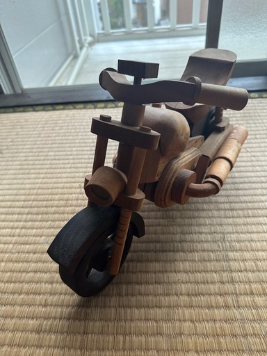 木製　バイクの置物