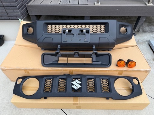 ジムニーシエラ JB74 フロントバンパー　グリル　