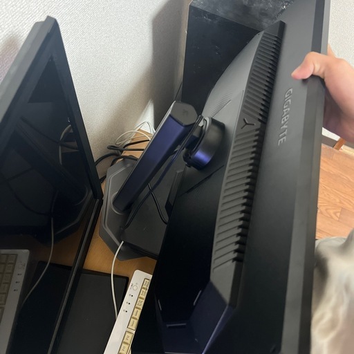 GIGABYTE モニタ