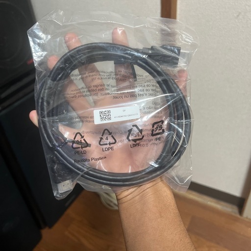 GIGABYTE モニタ