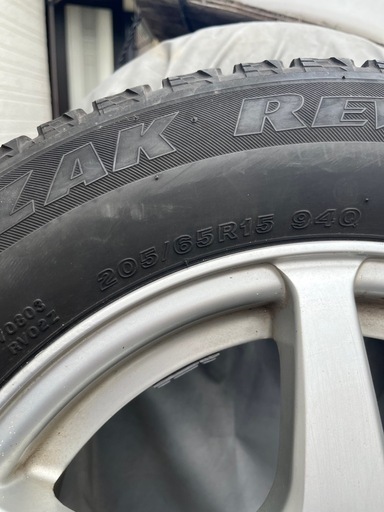 スタッドレスタイヤ・アルミホイール　205/65R15