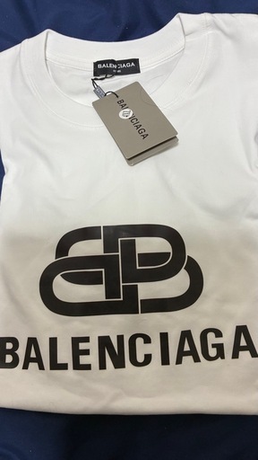 【新品未使用】バレンシアガのTシャツ