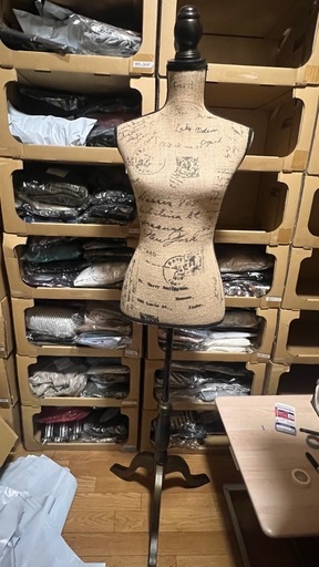 トルソー 上半身 両腕付（フレキシブル） 台座付 レディース 女性 ハーフトルソー ② 店舗什器 服屋 アパレル トルソー 上半身 台座付 レディース 女性 服屋 アパレル