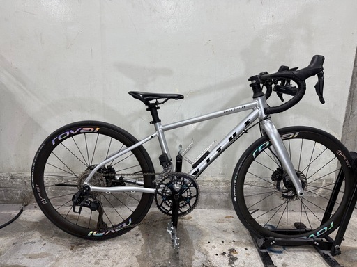 子供用ロードバイク Vitus Razor Disc 24(105 Di2)