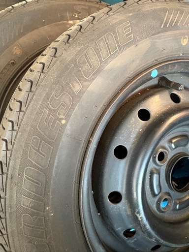 タイヤ付き◼️４本セット　ブリヂストン　軽自動車　アルミホイールではなくテッチン付きも出品中です■スズキ ワゴンR　スティングレイ　 AZワゴン　ミラ　ムーヴ　MRワゴン　ココア　軽自動車、軽バン
