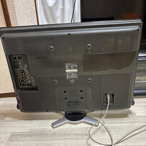 SHARP  亀山モデル 32インチ液晶テレビ　LC-32DE5