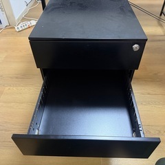 オフィス机（デスクワゴン付き）の画像