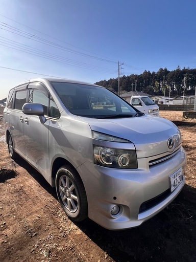 トヨタ　ヴォクシー　4WD 乗って帰れます　車検付き
