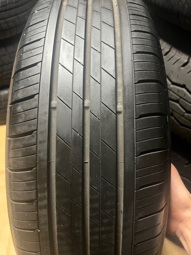 205/65r16ほぼ新品TOYO28週2025年製ノーマルタイヤ4本